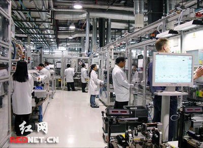 先進(jìn)制造業(yè)中的電子產(chǎn)品技術(shù)研發(fā) 驅(qū)動(dòng)未來(lái)產(chǎn)業(yè)升級(jí)的核心引擎
